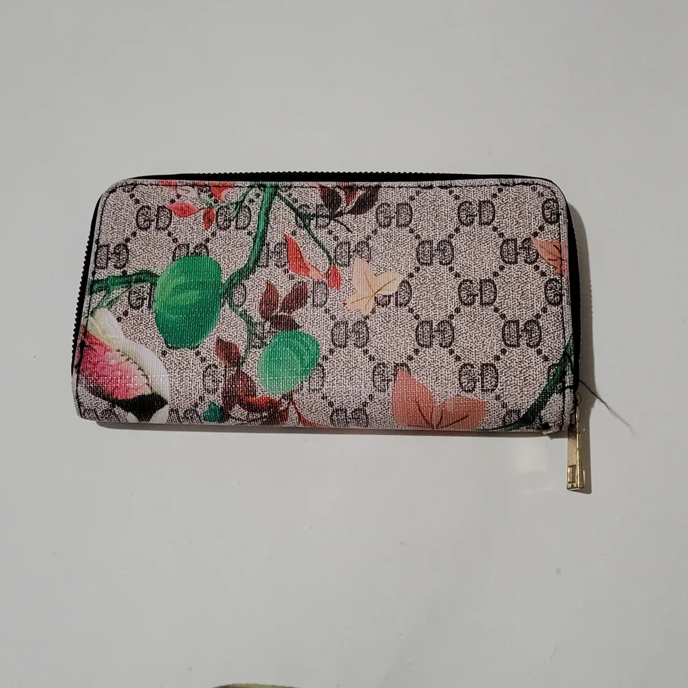 GD Floral Print Wallet - Picture 2 of 9